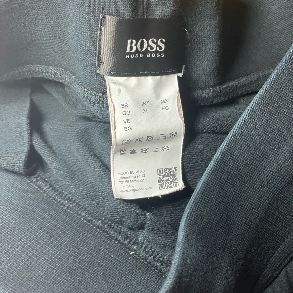 Hugo Boss joggers XL - Picture 3 of 4
